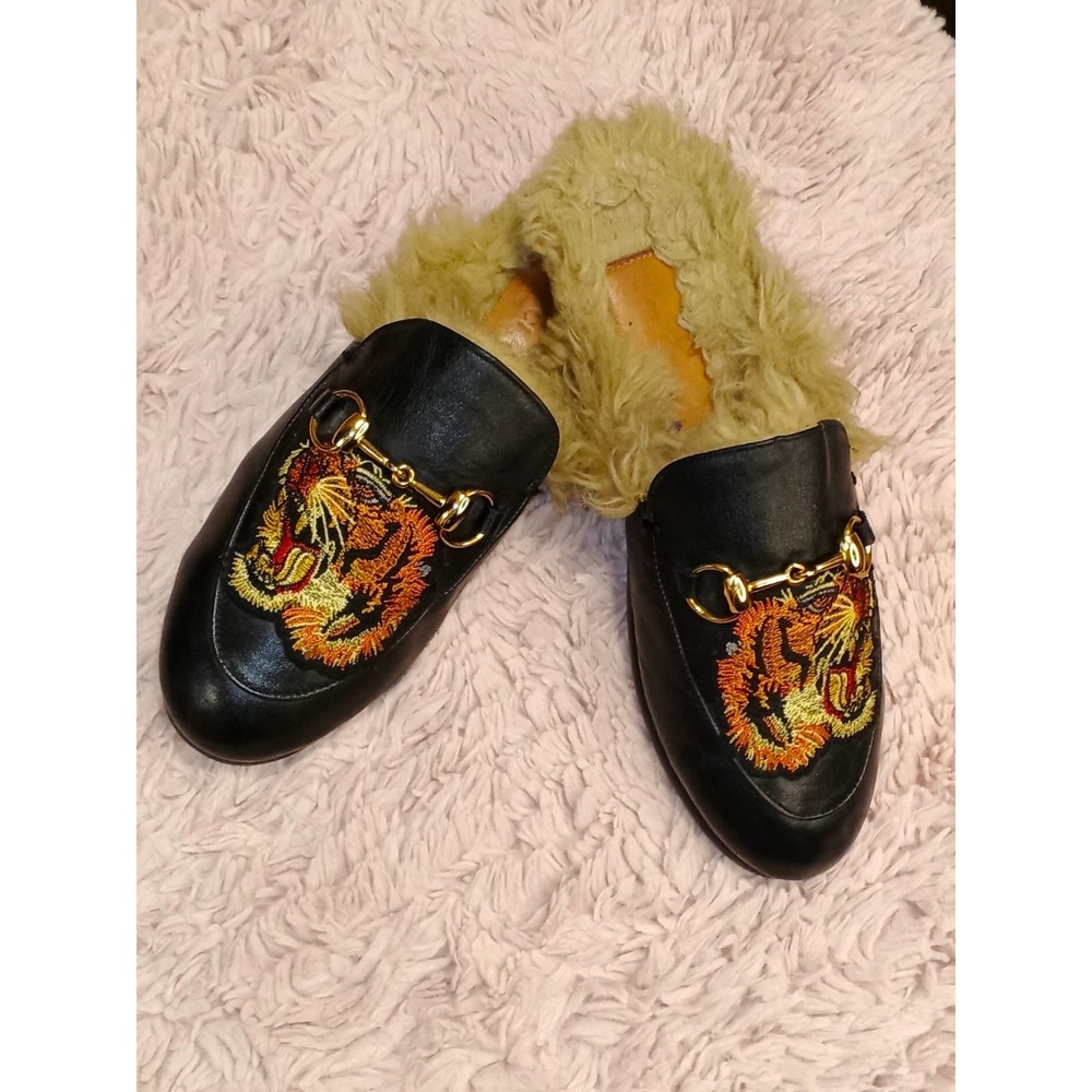 Gucci Princetown Black Leather Tiger Embroidered Fur Lined Horsebit Mules 37.5 - Picture 1 of 6